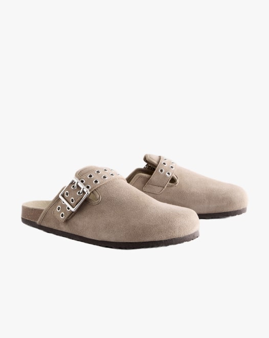 Summer Footwear SIC 19-min