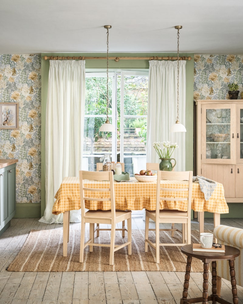 LAURA ASHLEY