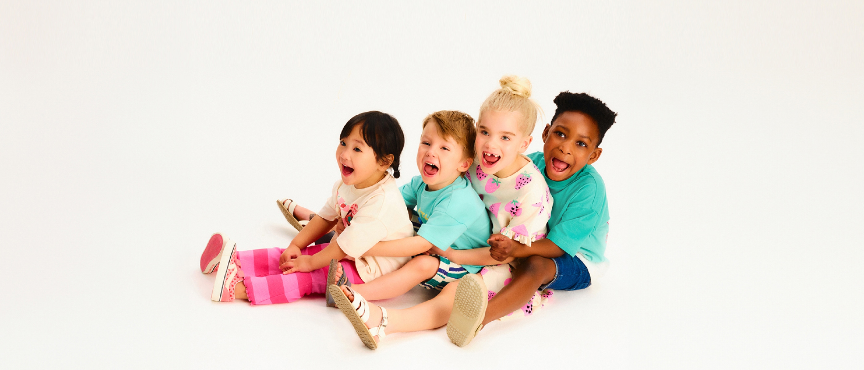 KIDS LOVE NEXT