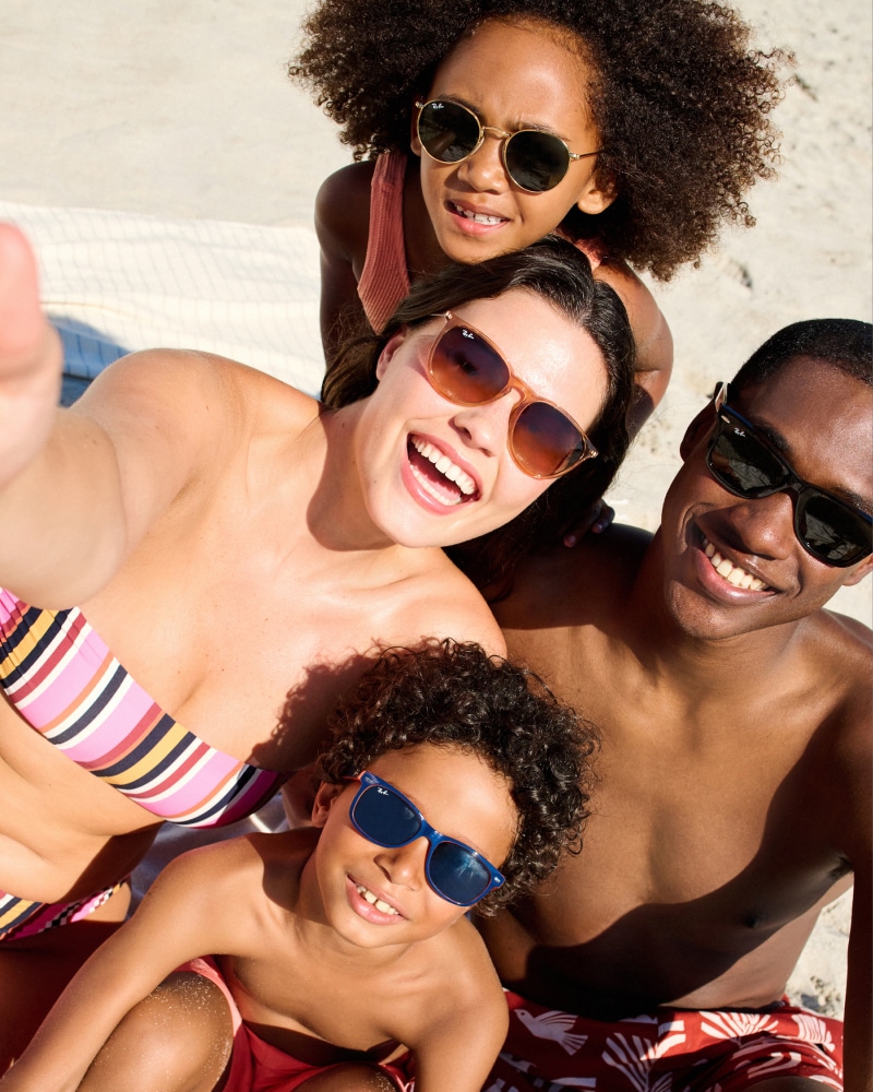 RAY-BAN: CATCH THE SUN IN STYLE