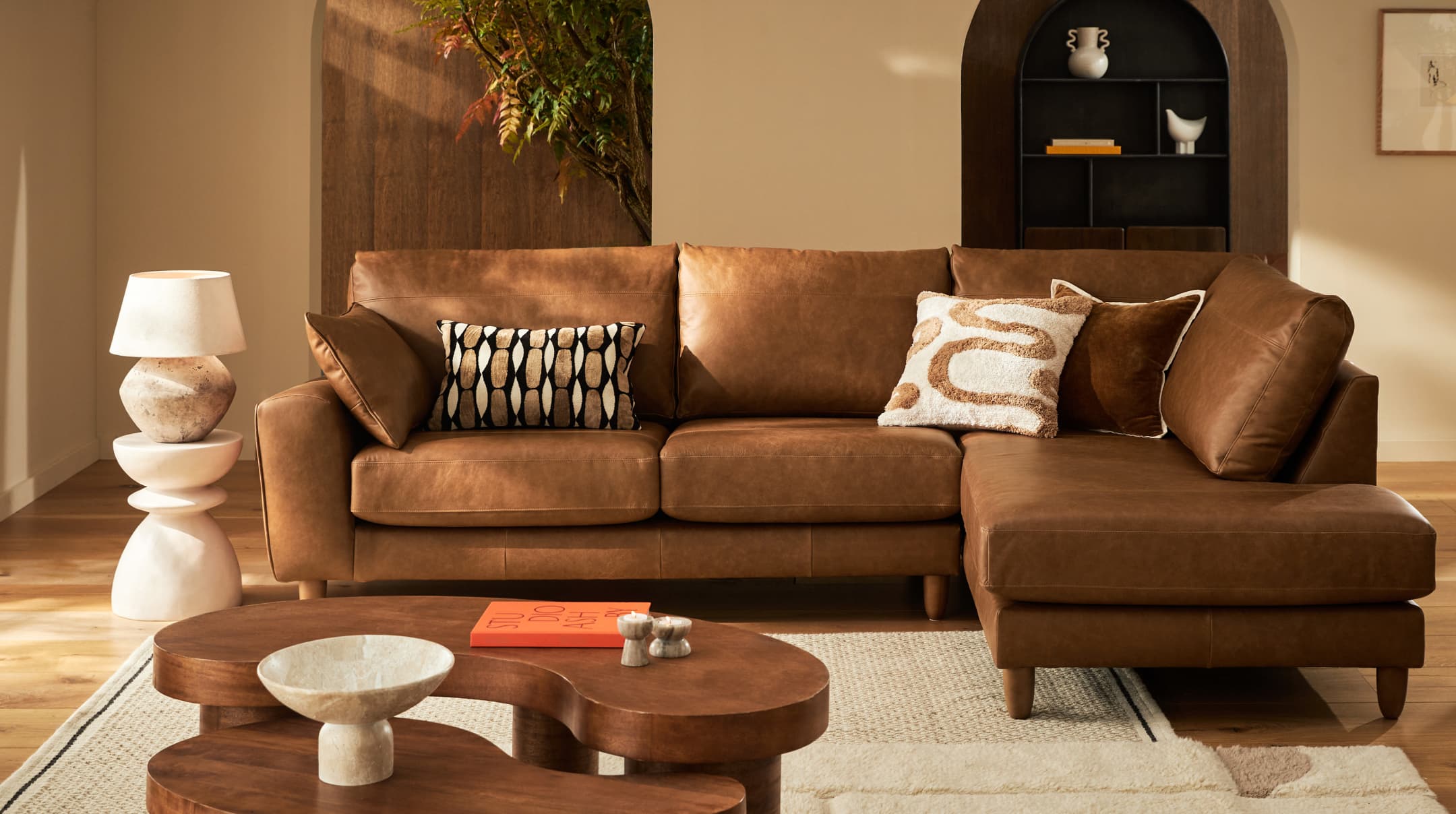 SHOP LEATHER SOFAS