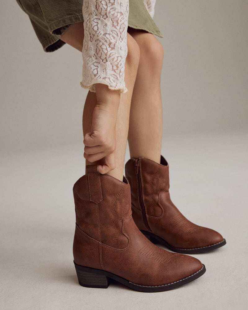 COWGIRL CHIC