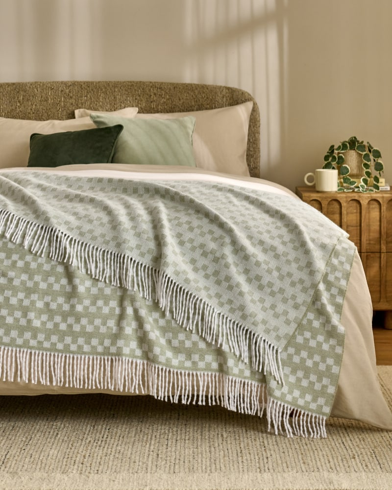 TRENDING: SAGE GREEN