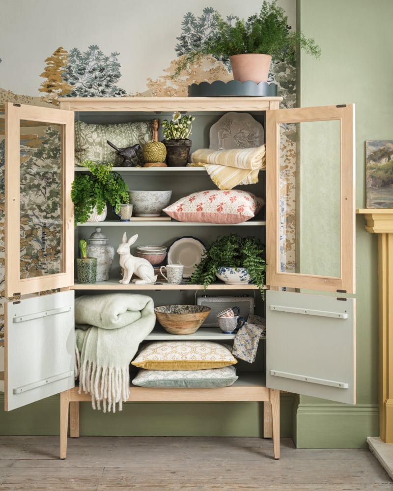 LAURA ASHLEY: DISCOVER THE CHARM OF THE COUNTRYSIDE
