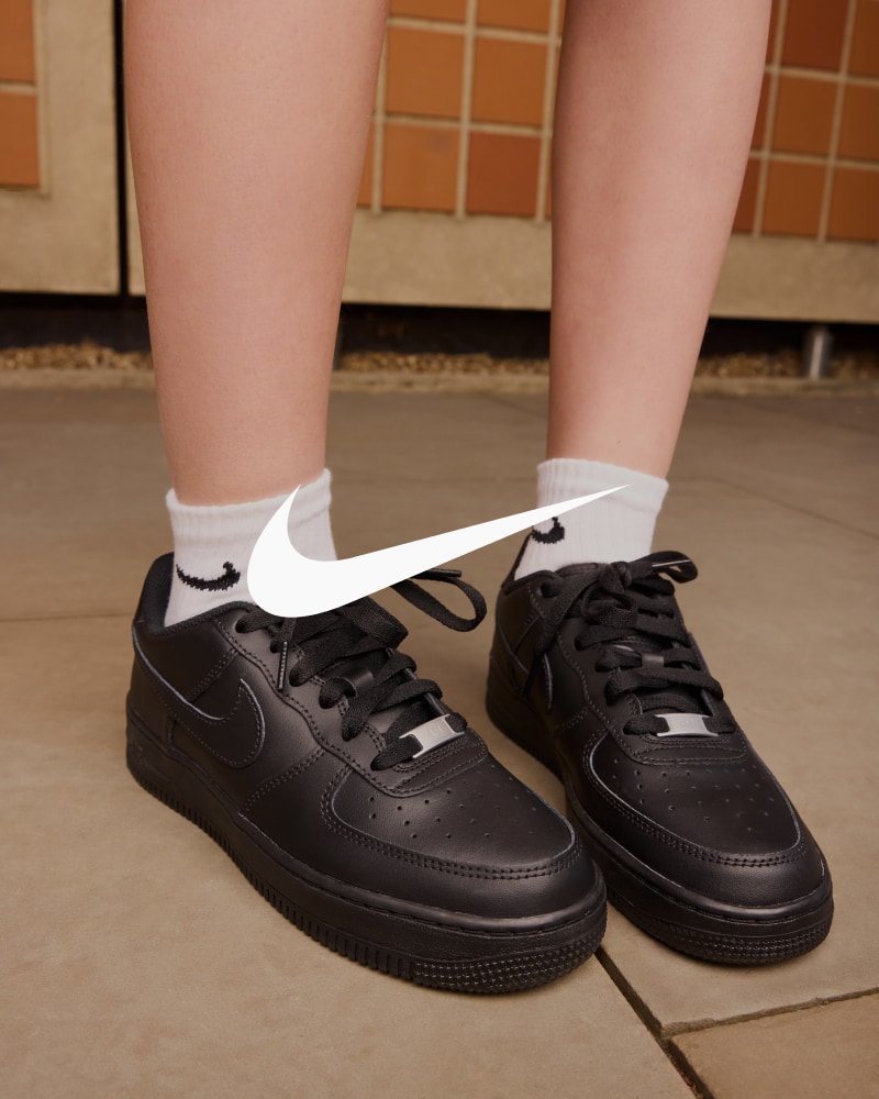 NIKE
