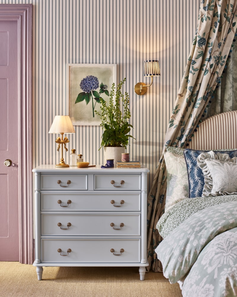 LAURA ASHLEY