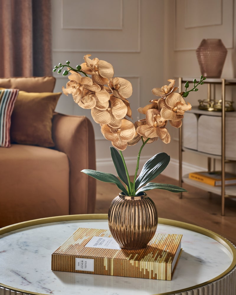 DECORATIVE ACCESSORIES