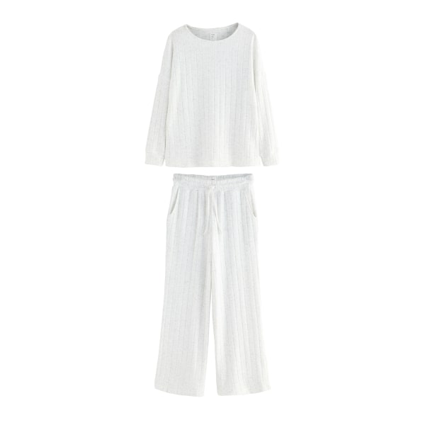 LOUNGEWEAR
