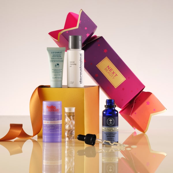 BEAUTY BOXES & CRACKERS