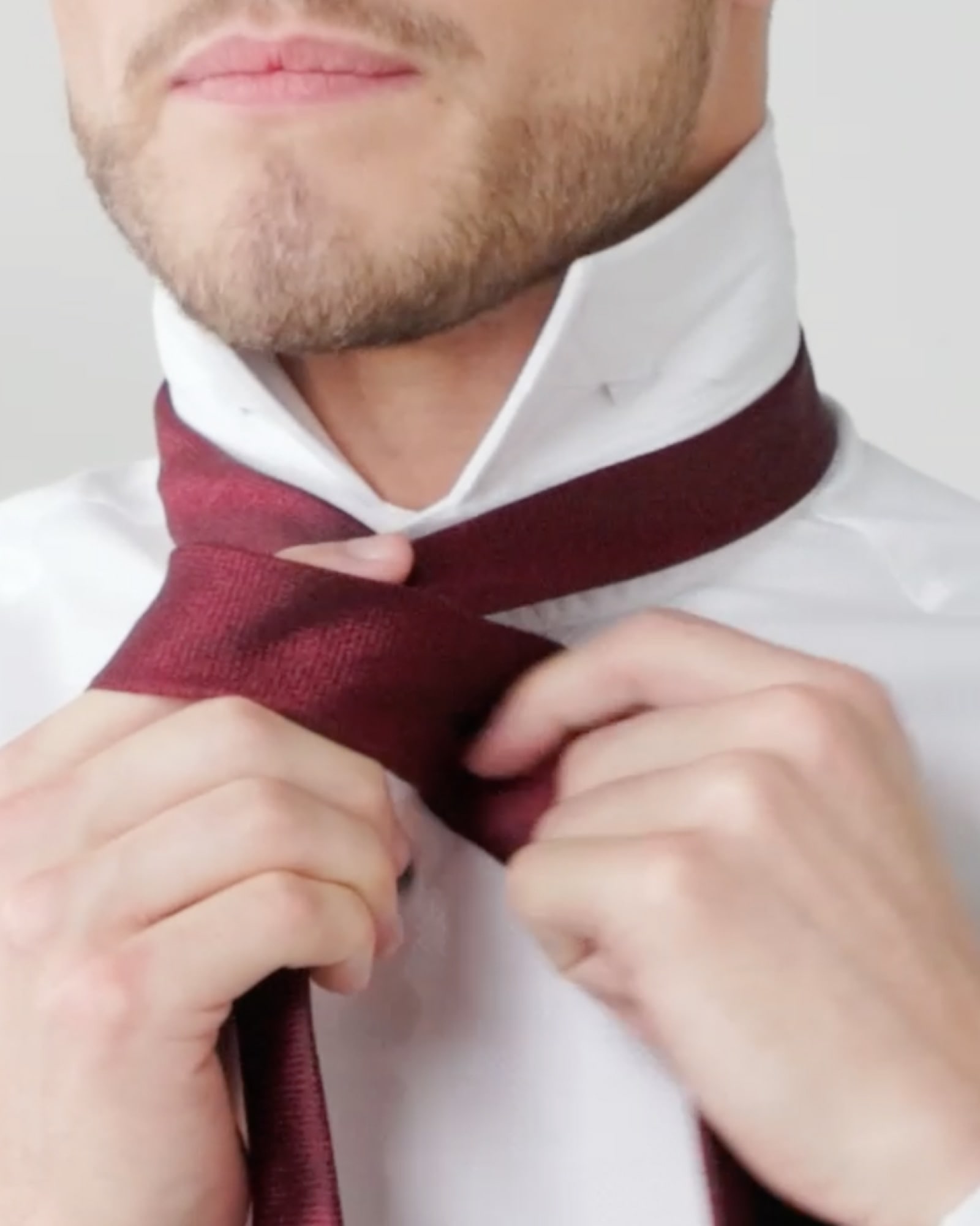 How to tie a tie