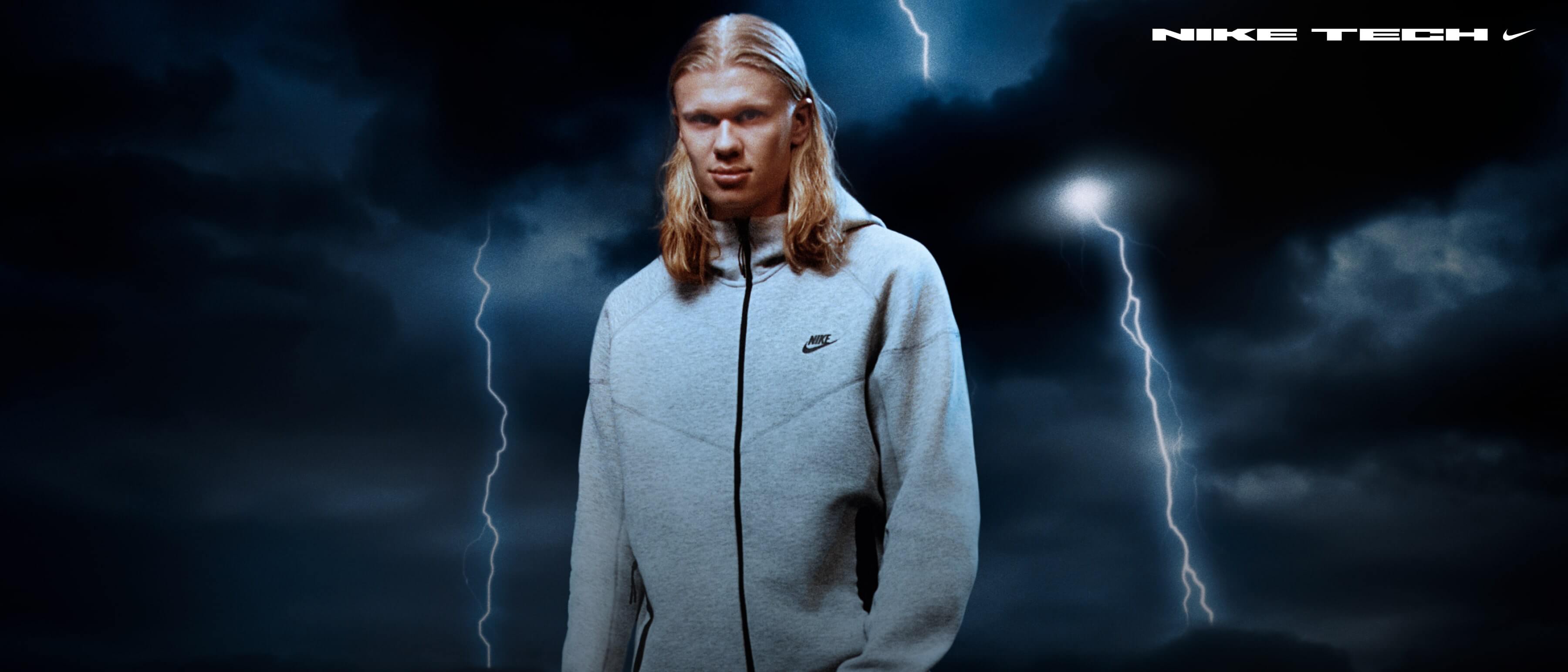 Oct23_NikeTechFleece_Hero_DT2