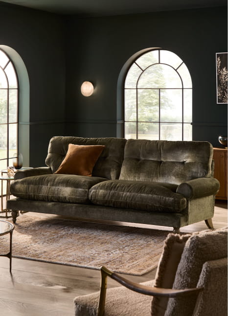 ERIN BUTTON BACK DEEP RELAXED SIT