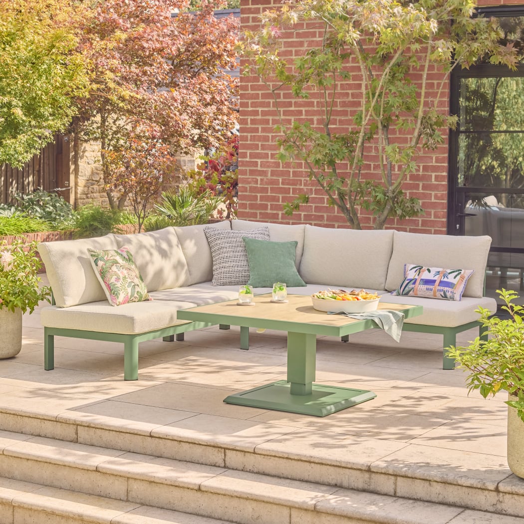 Your Guide: to Outdoor Furniture Care and Maintenance