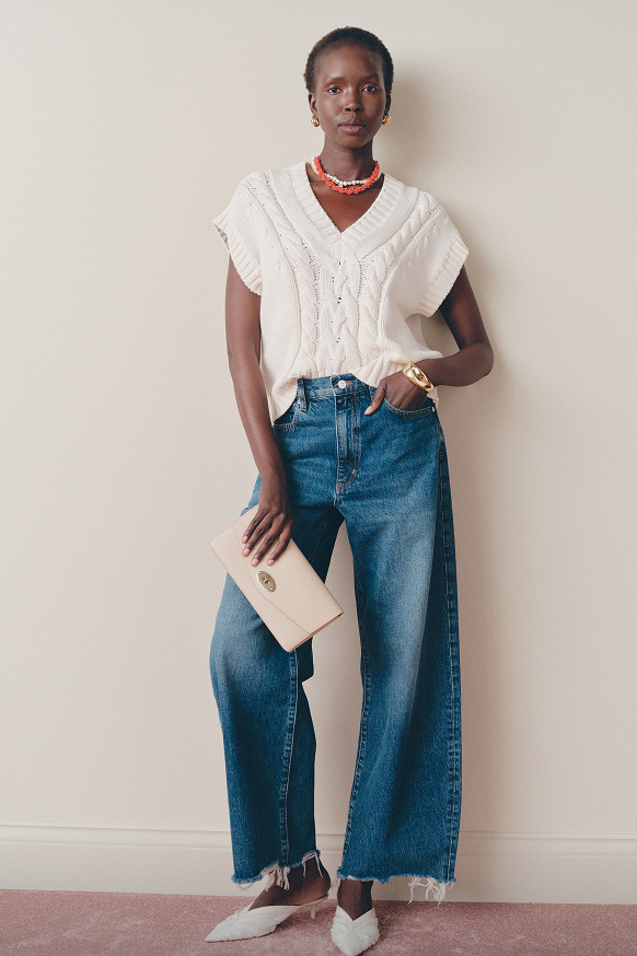 SEASONS_WOMEN_20260423_DTMB_MASONRYTILE5_V01