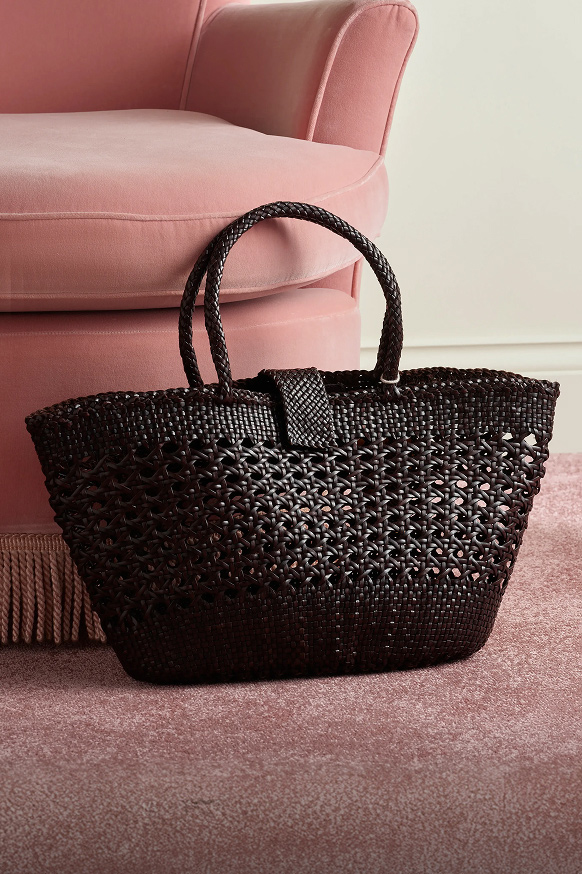 SEASONS_WOMEN_20260423_DTMB_MASONRYTILE3_V01