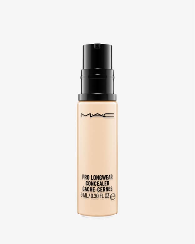 Beauty_Summer_Makeup_Campaign_Edit_Mac_Foundation_4x5