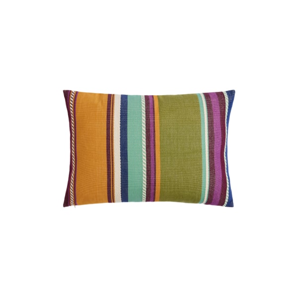 CUSHIONS & THROWS