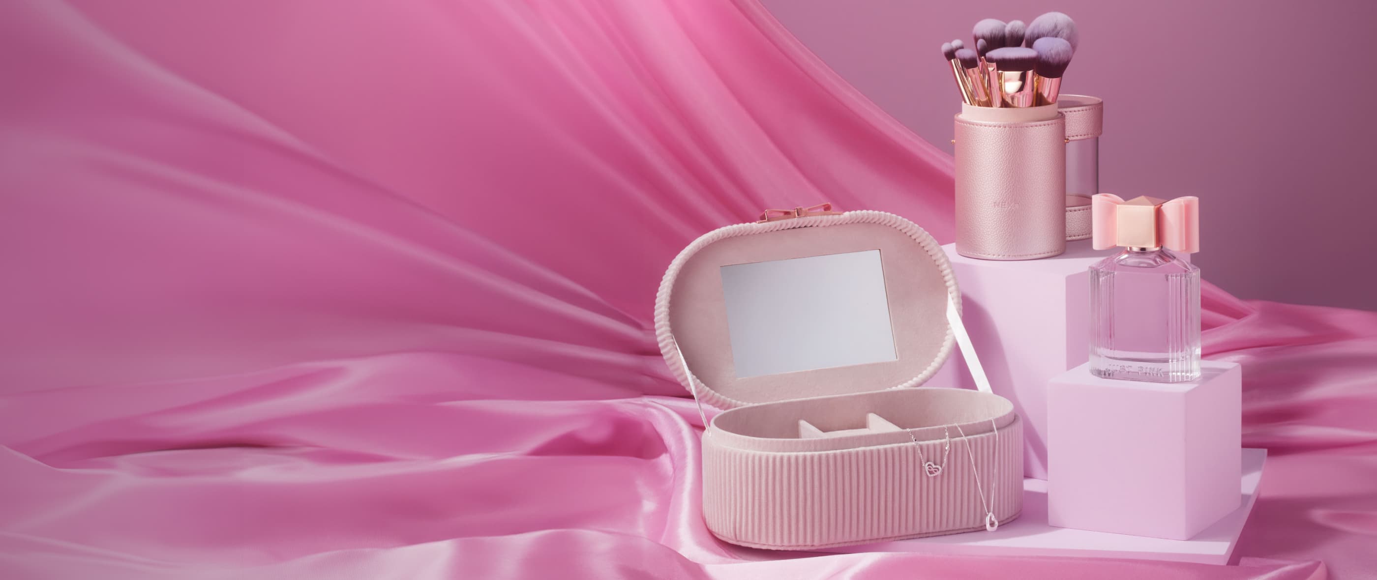 THE VALENTINE'S DAY GIFT GUIDE