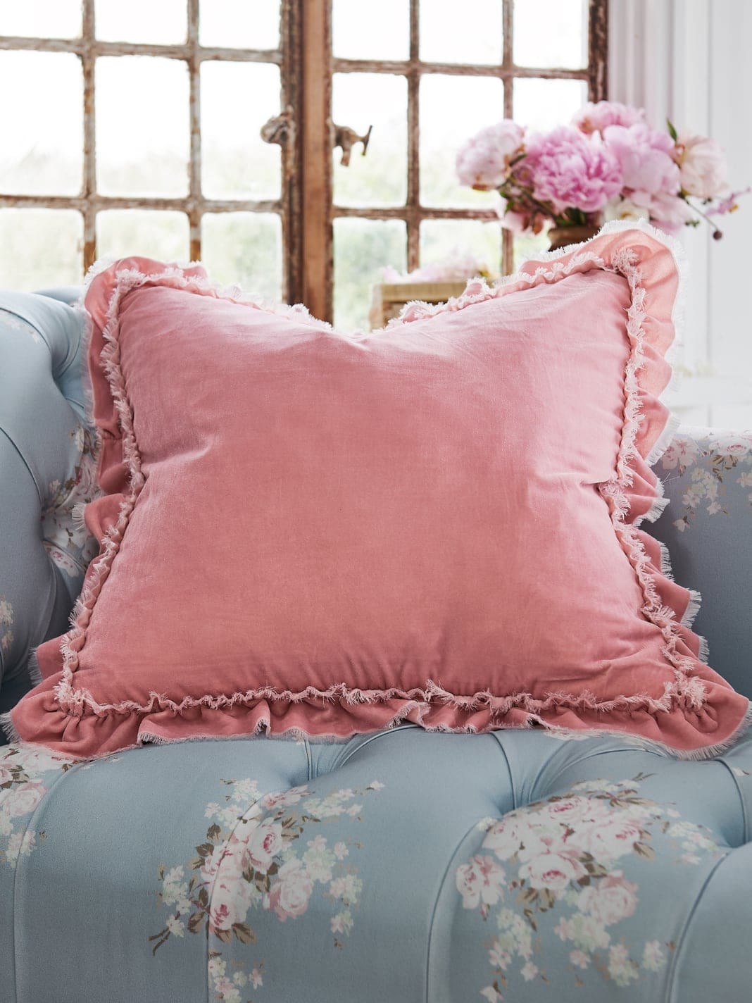 ShabbyChic_Editorial_Cushions1_3x4
