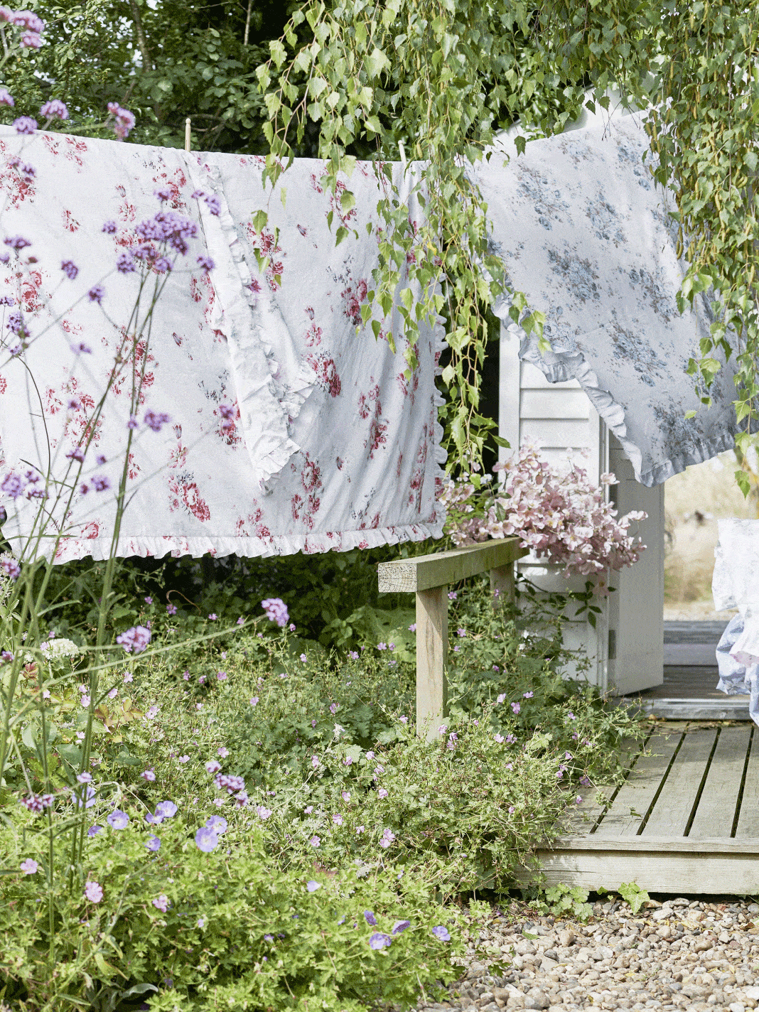 ShabbyChic_Editorial_Bedding1_3x4-1-ezgif.com-optimize
