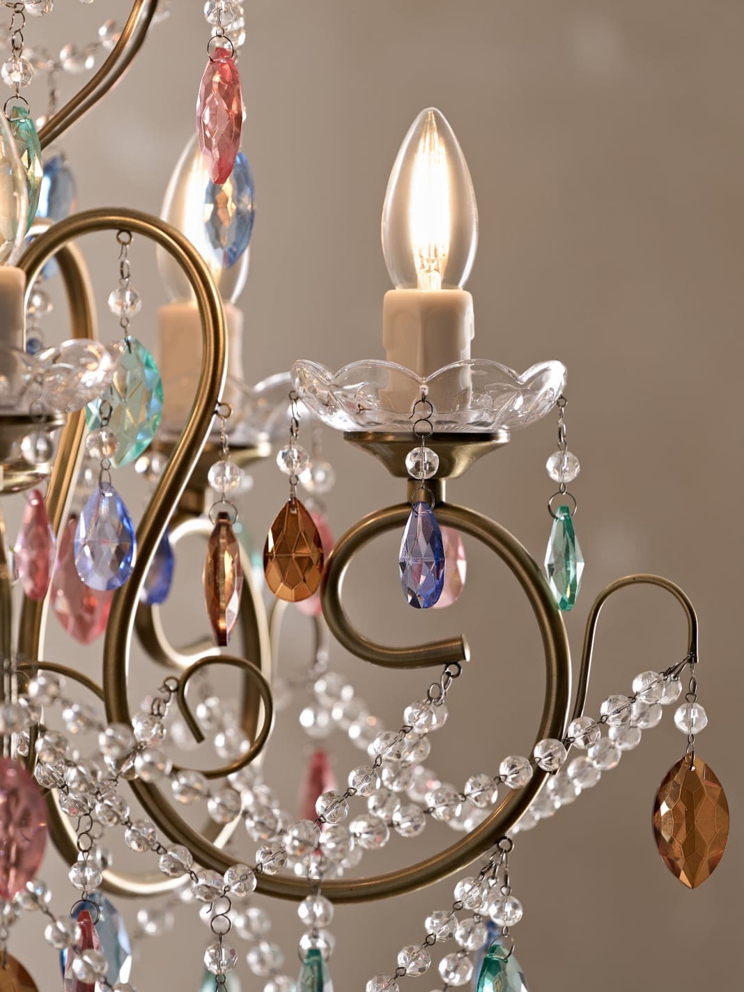 ShabbyChic_Editorial_Lighting1_3x4