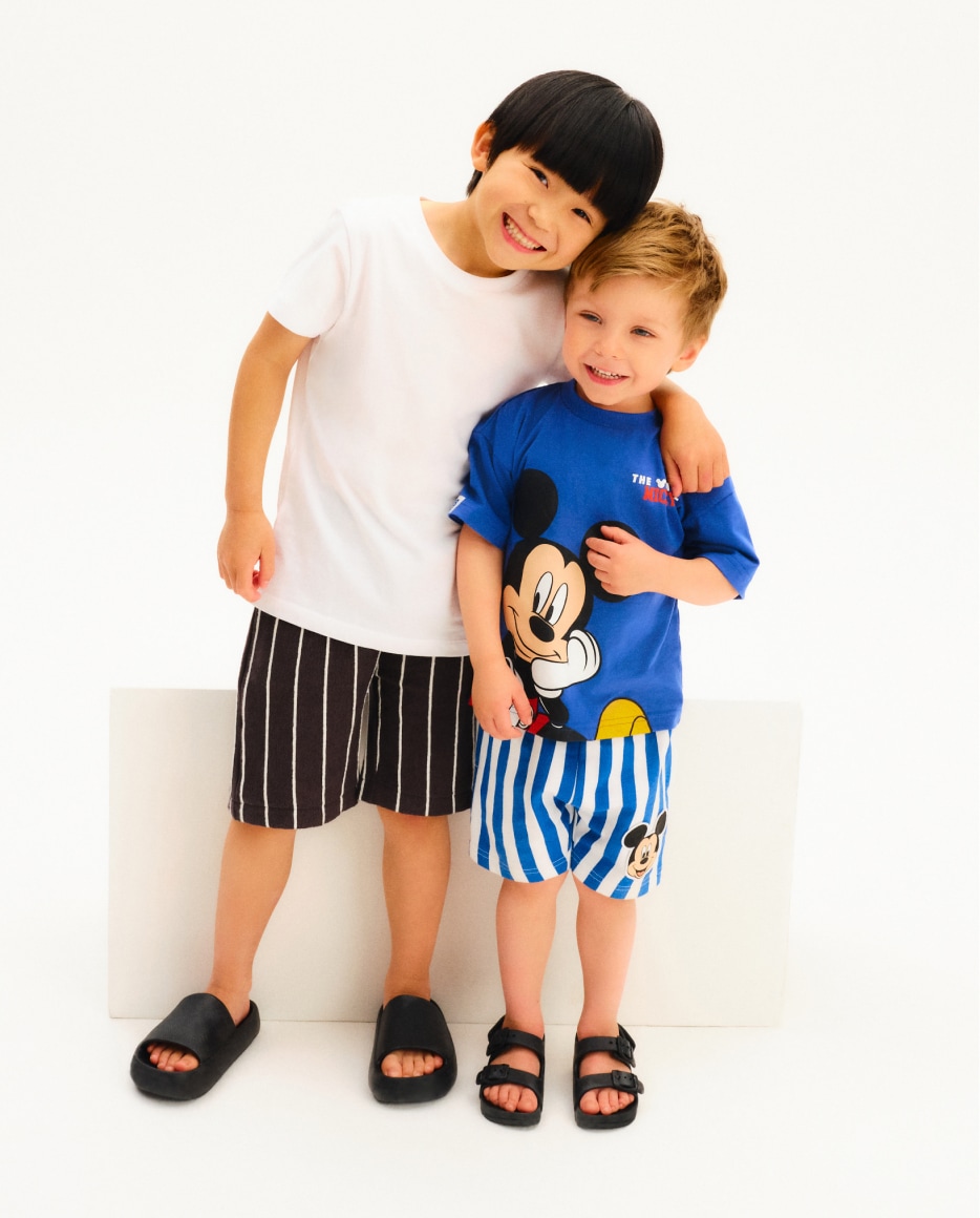 KIDS LOVE NEXT