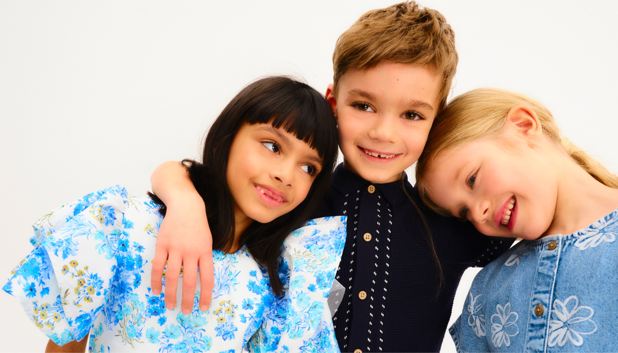 KIDS LOVE NEXT